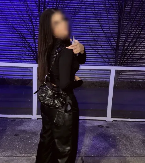 Xheni, 19 anni